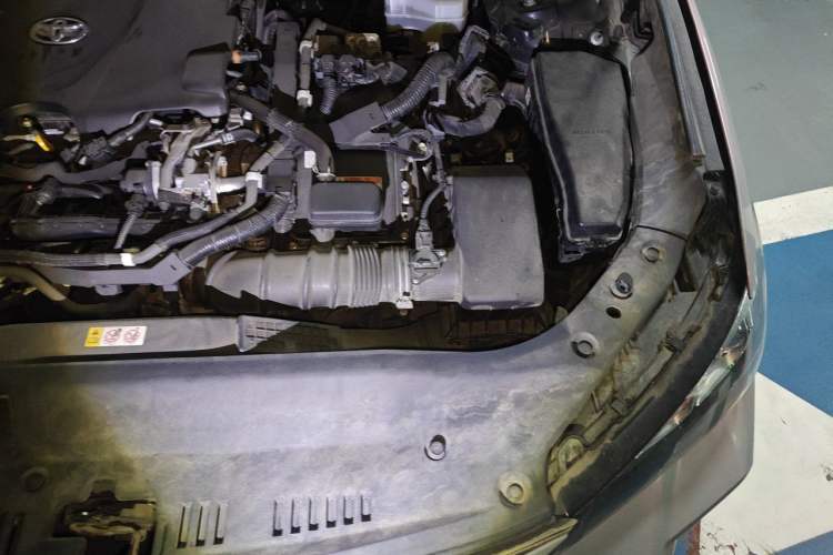 Used Toyota Avalon 2019 Dual-Engine 2.5L Luxury Edition China VI Standard Engine Bay Left