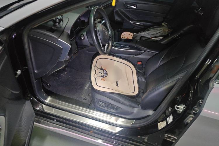 Used Toyota Avalon 2019 Dual-Engine 2.5L Luxury Edition China VI Standard Left Front Seat
