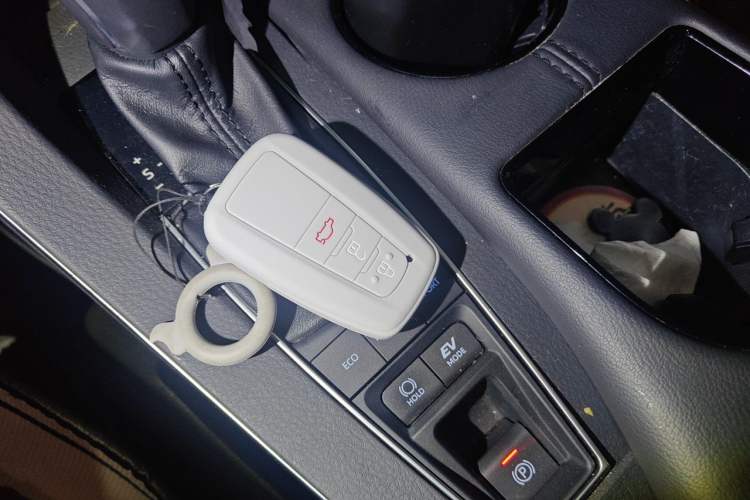 Used Toyota Avalon 2019 Dual-Engine 2.5L Luxury Edition China VI Standard Vehicle Key
