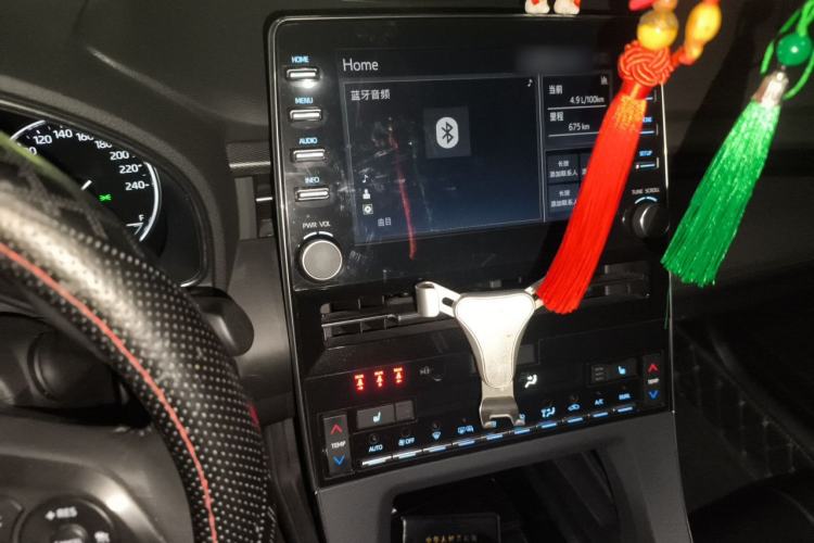 Used Toyota Avalon 2019 Dual-Engine 2.5L XLE Prestige Version China VI Standard Audio And AC Panel