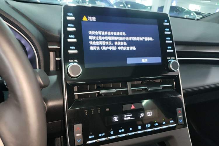 Used Toyota Avalon 2019 2.0L Luxury Edition China VI Standard Audio And AC Panel