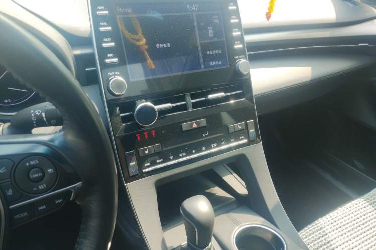 Used Toyota Avalon 2019 Dual-Engine 2.5L XLE Prestige Version China V Standard Audio And AC Panel