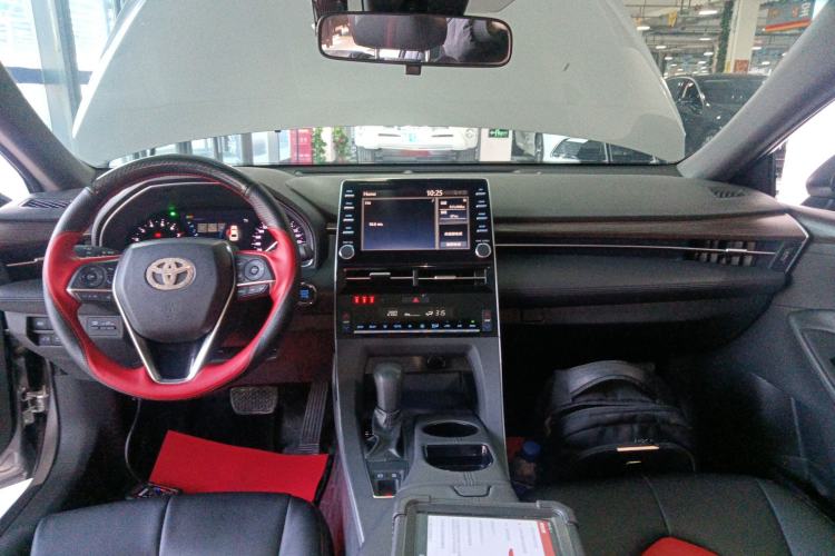 Used Toyota Avalon 2019 2.0L Ambition Edition China VI Center Console