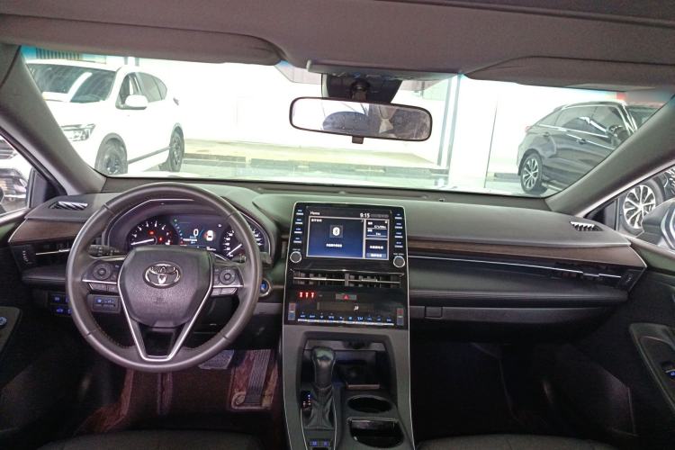 Used Toyota Avalon 2019 2.0L Luxury Edition China VI Standard Center Console