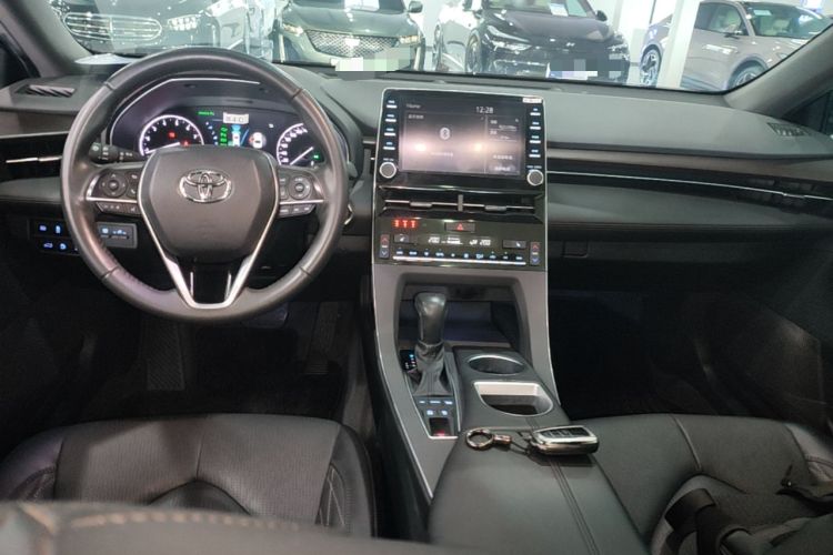 Used Toyota Avalon 2019 2.5L Touring Premium Version China VI Standard Center Console