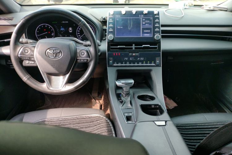 Used Toyota Avalon 2019 2.0L XLE Premium Edition China VI Center Console