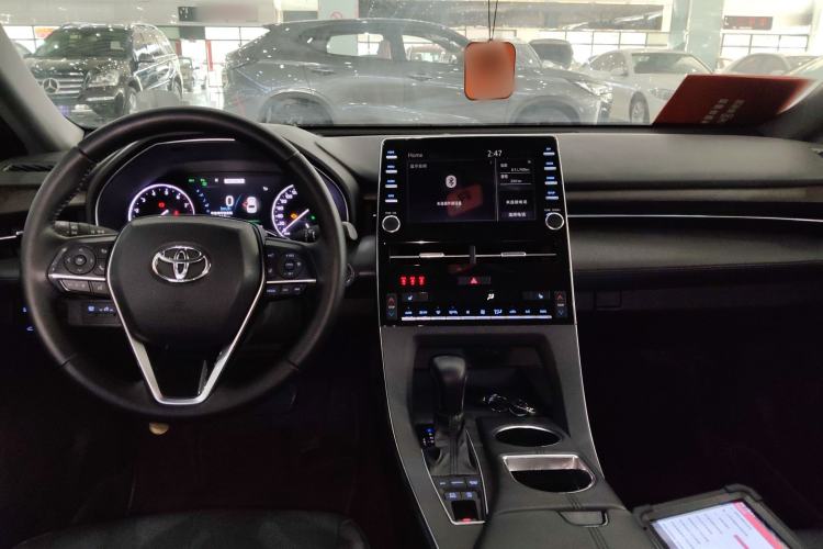 Used Toyota Avalon 2019 2.5L Touring Premium Version China VI Standard Center Console