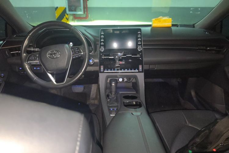 Used Toyota Avalon 2019 2.0L Luxury Edition China VI Standard Center Console