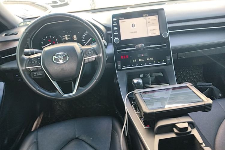 Used Toyota Avalon 2019 2.0L Luxury Edition China VI Standard Center Console