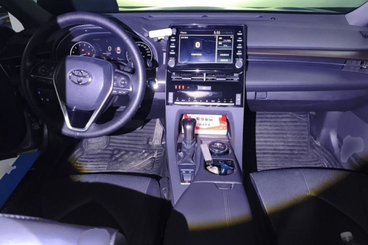 Used Toyota Avalon 2019 2.0L XLE Premium Edition China VI Center Console