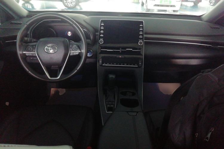 Used Toyota Avalon 2019 Dual-Engine 2.5L Luxury Edition China VI Standard Center Console