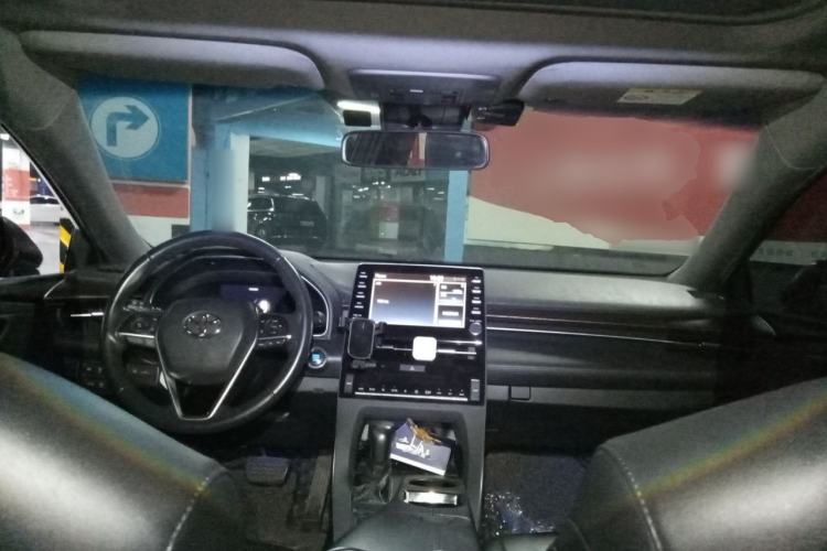 Used Toyota Avalon 2019 2.0L Luxury Edition China VI Standard Center Console