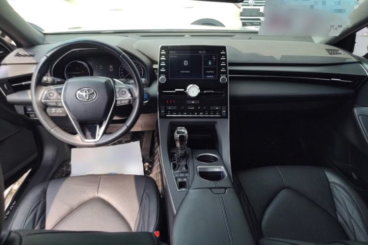 Used Toyota Avalon 2019 Dual-Engine 2.5L XLE Prestige Version China VI Standard Center Console