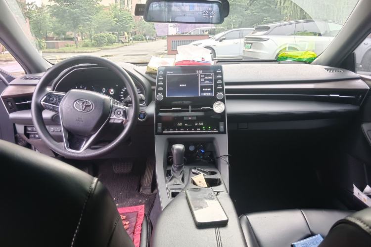 Used Toyota Avalon 2019 2.0L Ambition Edition China VI Center Console
