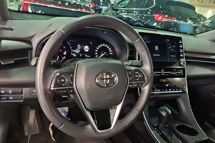Used Toyota Avalon 2019 2.0L Luxury Edition China VI Standard Center Console