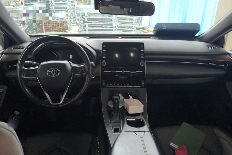 Used Toyota Avalon 2019 2.0L XLE Premium Edition China VI Center Console