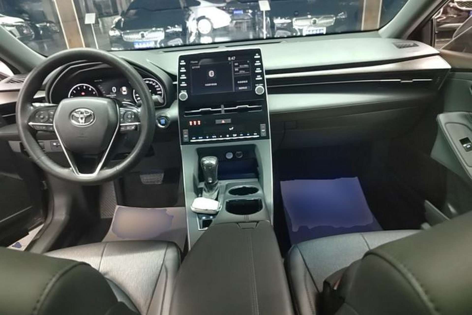 Used Toyota Avalon 2019 2.0L XLE Premium Edition China VI Center Console