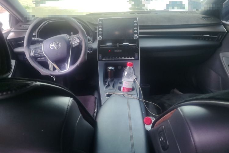 Used Toyota Avalon 2019 2.0L Luxury Edition China VI Standard Center Console