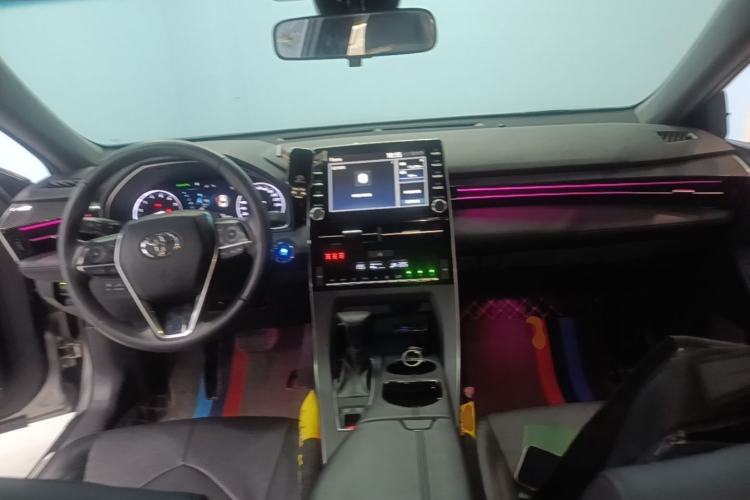 Used Toyota Avalon 2019 2.0L XLE Premium Edition China VI Center Console