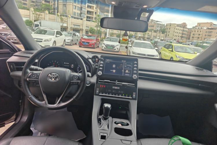Used Toyota Avalon 2019 2.0L Luxury Edition China VI Standard Center Console