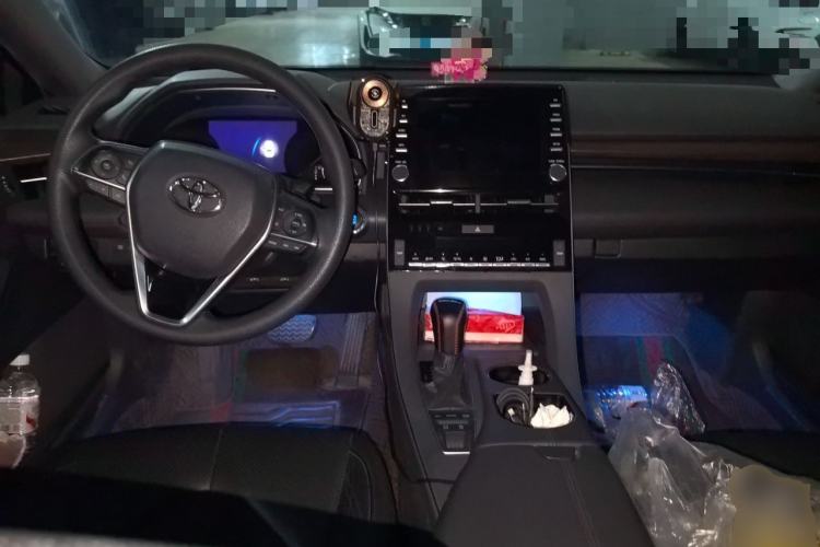 Used Toyota Avalon 2019 2.5L Ambition Version China VI Standard Center Console