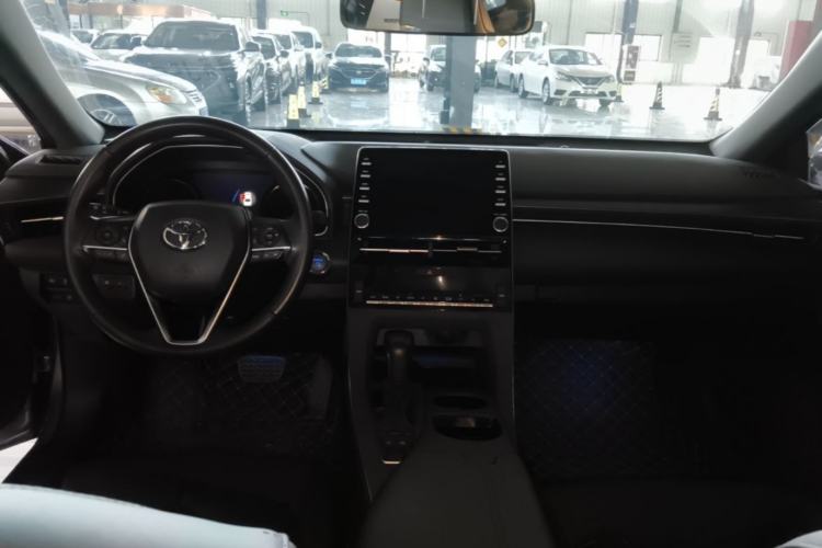 Used Toyota Avalon 2019 Dual-Engine 2.5L Luxury Edition China VI Standard Center Console