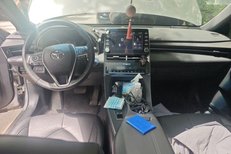 Used Toyota Avalon 2019 Dual-Engine 2.5L Luxury Edition China VI Standard Center Console