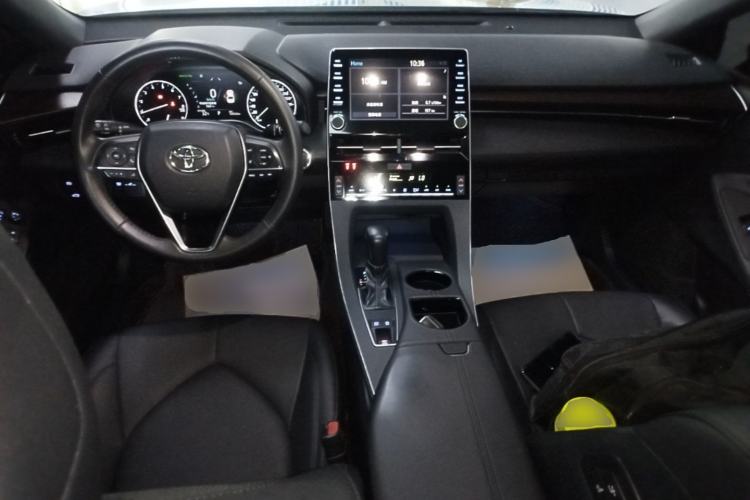 Used Toyota Avalon 2019 2.0L XLE Premium Edition China VI Center Console