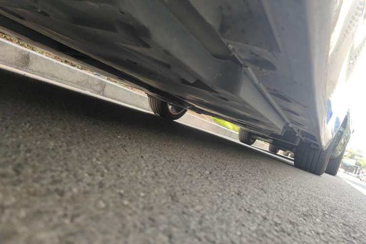 Used Toyota Avalon 2019 2.0L XLE Premium Edition China VI Chassis Front Left