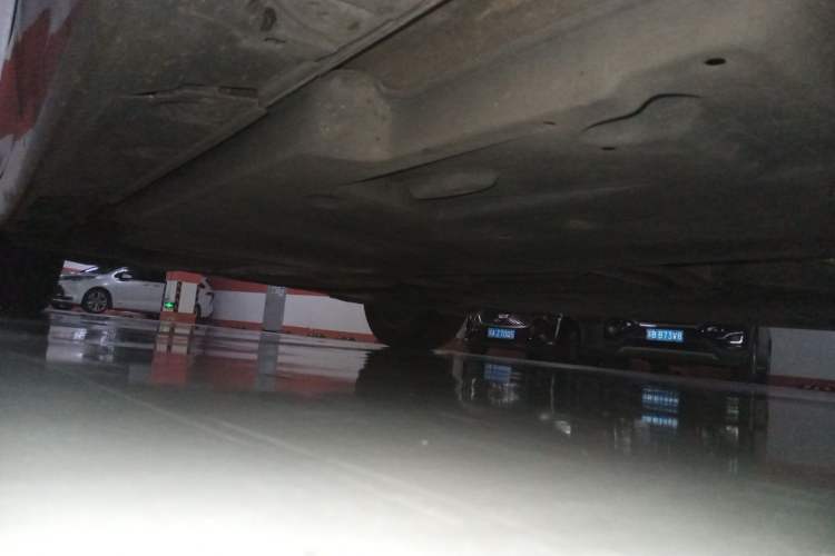 Used Toyota Avalon 2019 2.0L Luxury Edition China VI Standard Chassis Front Right