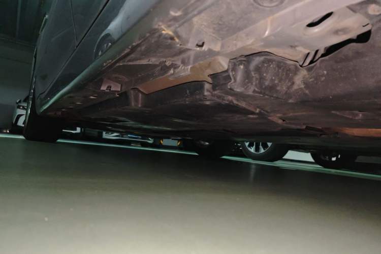 Used Toyota Avalon 2019 2.0L Luxury Edition China VI Standard Chassis Rear Left