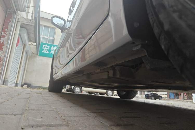 Used Toyota Avalon 2019 2.0L Luxury Edition China VI Standard Chassis Rear Left