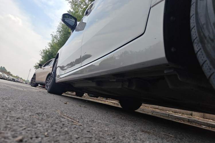 Used Toyota Avalon 2019 2.0L XLE Premium Edition China VI Chassis Rear Left