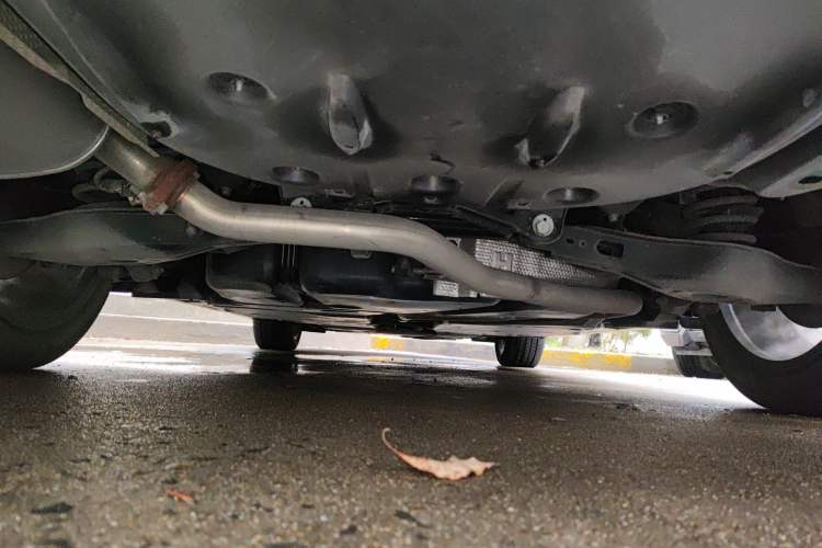 Used Toyota Avalon 2019 Dual-Engine 2.5L XLE Prestige Version China VI Standard Chassis Rear