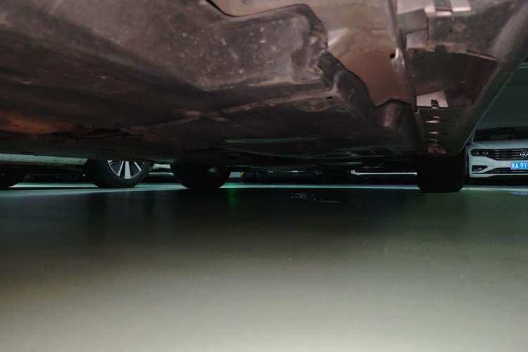 Used Toyota Avalon 2019 2.0L Luxury Edition China VI Standard Chassis Rear Right