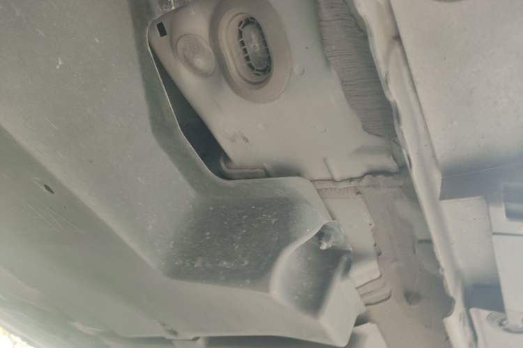 Used Toyota Avalon 2019 Dual-Engine 2.5L XLE Prestige Version China V Standard Chassis Rear Right