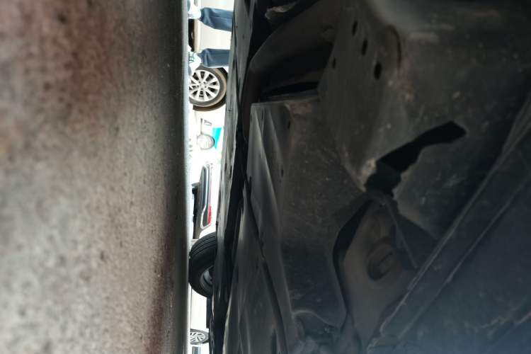 Used Toyota Avalon 2019 Dual-Engine 2.5L Luxury Edition China VI Standard Chassis Rear Right
