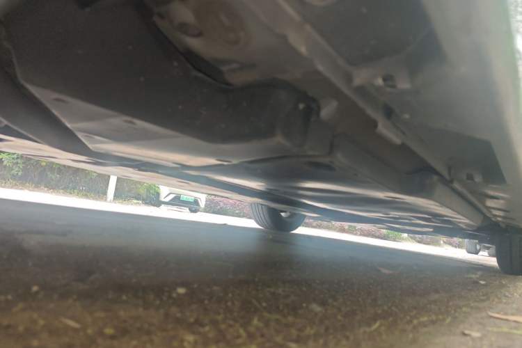 Used Toyota Avalon 2019 Dual-Engine 2.5L Luxury Edition China VI Standard Chassis Rear Right