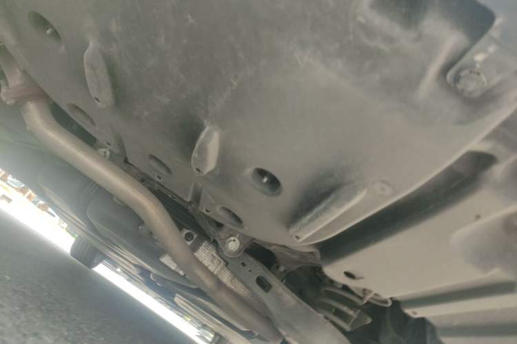 Used Toyota Avalon 2019 Dual-Engine 2.5L XLE Prestige Version China V Standard Chassis Rear