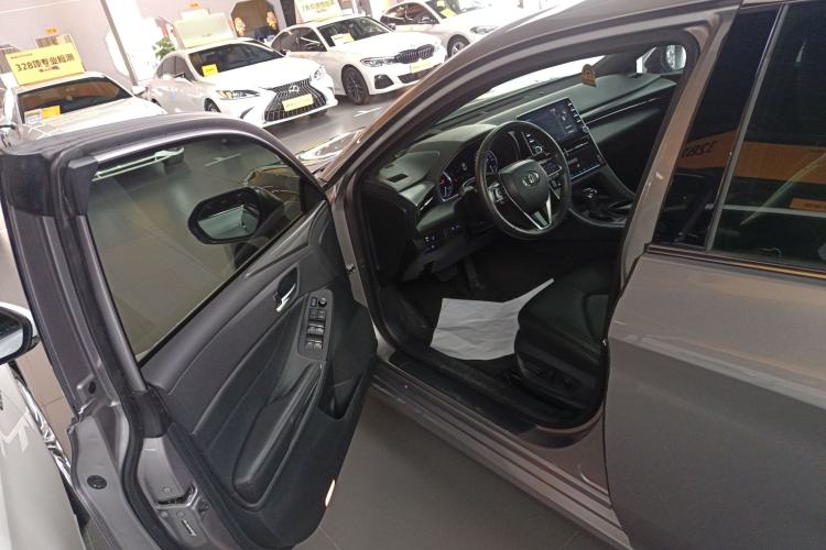 Used Toyota Avalon 2019 Dual-Engine 2.5L Luxury Edition China VI Standard Driver Seat