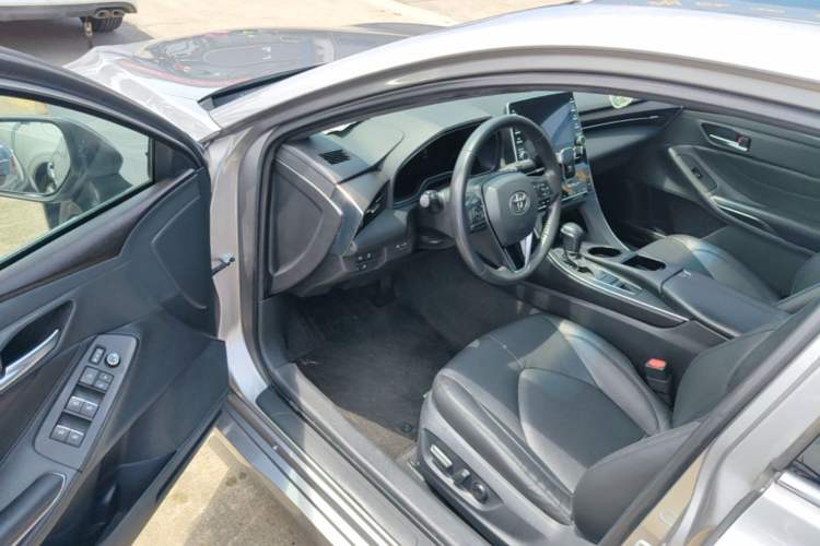 Used Toyota Avalon 2019 2.0L Luxury Edition China VI Standard Driver Seat