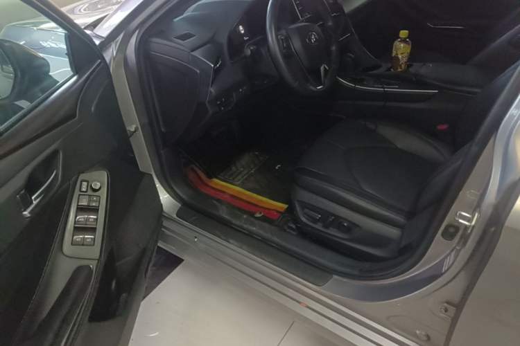 Used Toyota Avalon 2019 2.0L Luxury Edition China VI Standard Driver Seat