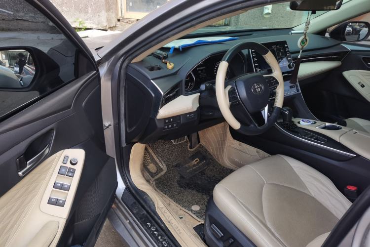 Used Toyota Avalon 2019 Dual-Engine 2.5L XLE Prestige Version China VI Standard Driver Seat