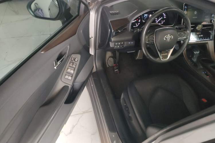 Used Toyota Avalon 2019 2.0L Luxury Edition China VI Standard Driver Seat