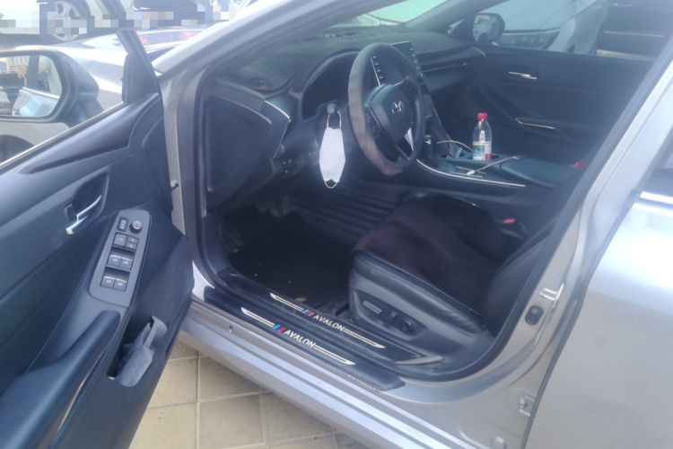 Used Toyota Avalon 2019 2.0L Luxury Edition China VI Standard Driver Seat