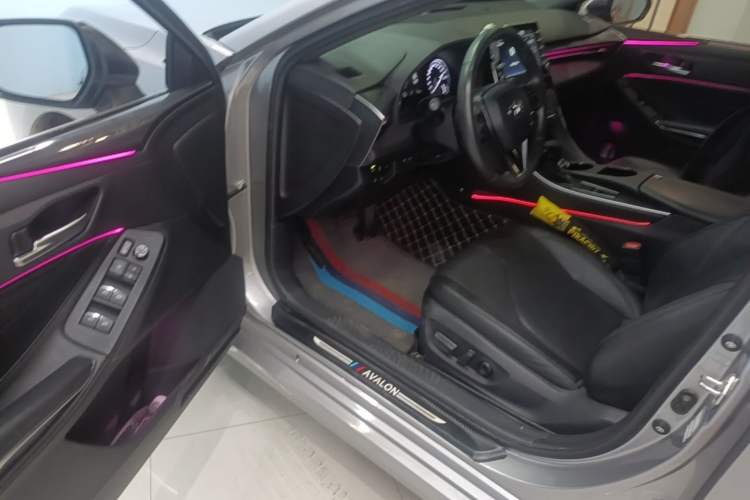 Used Toyota Avalon 2019 2.0L XLE Premium Edition China VI Driver Seat