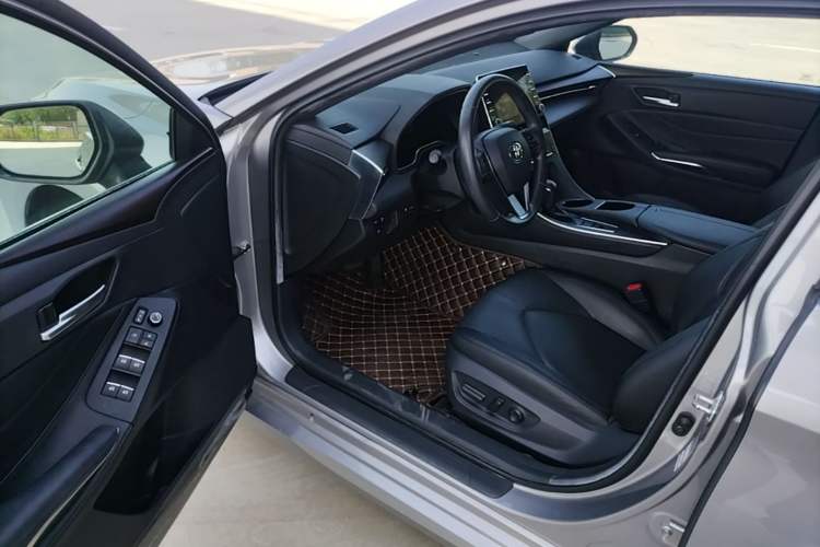 Used Toyota Avalon 2019 2.0L Luxury Edition China VI Standard Driver Seat