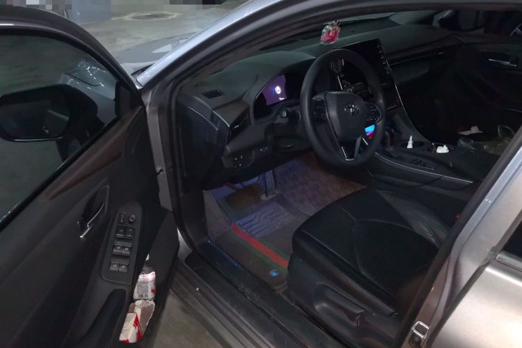 Used Toyota Avalon 2019 2.5L Ambition Version China VI Standard Driver Seat
