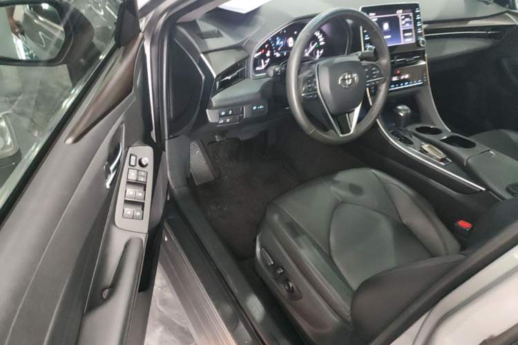 Used Toyota Avalon 2019 2.0L Luxury Edition China VI Standard Driver Seat