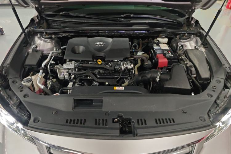 Used Toyota Avalon 2019 2.0L Luxury Edition China VI Standard Engine Bay